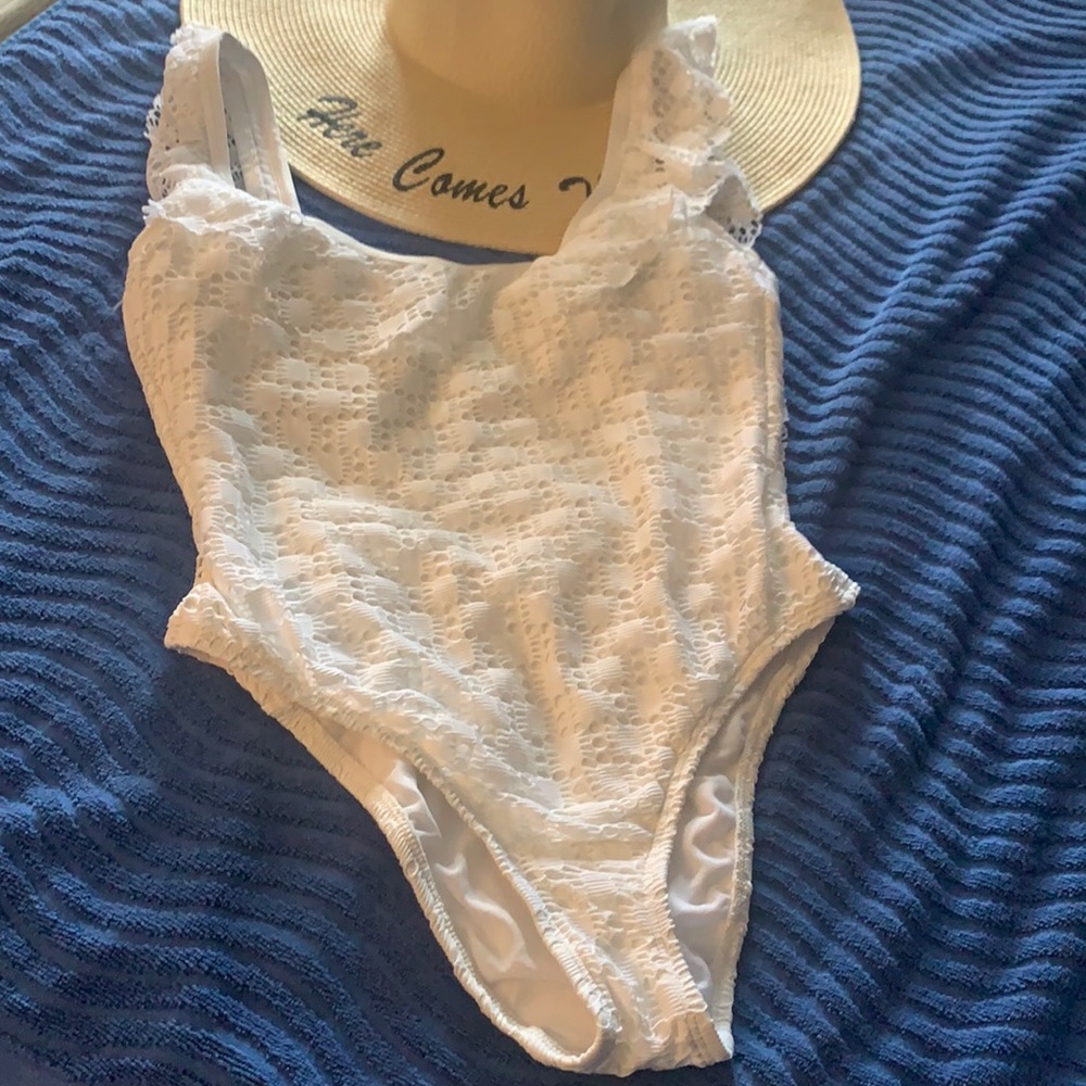 1pc Kenneth Cole swimsuit